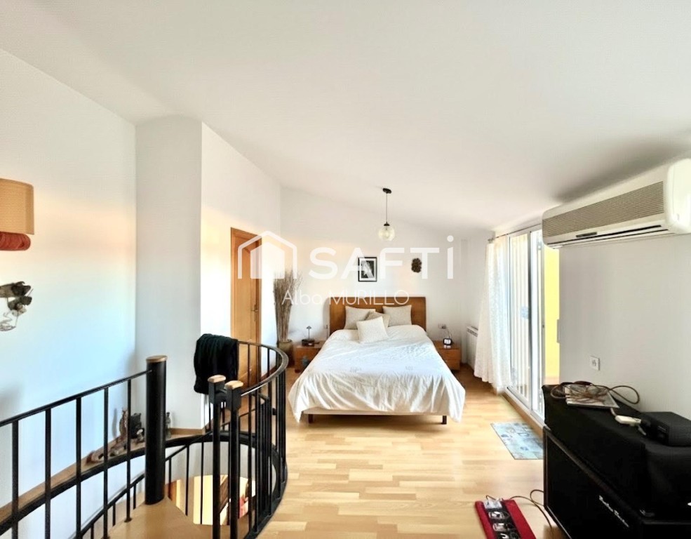 Encantador dúplex con balcón y terraza en La Girada, Vilafra - foto 13