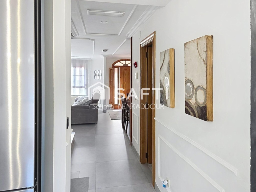 Elegante adosado de tres plantas con amplias terrazas - foto 11