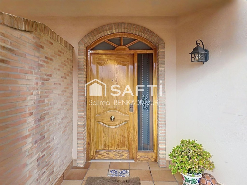 Elegante adosado de tres plantas con amplias terrazas - foto 3