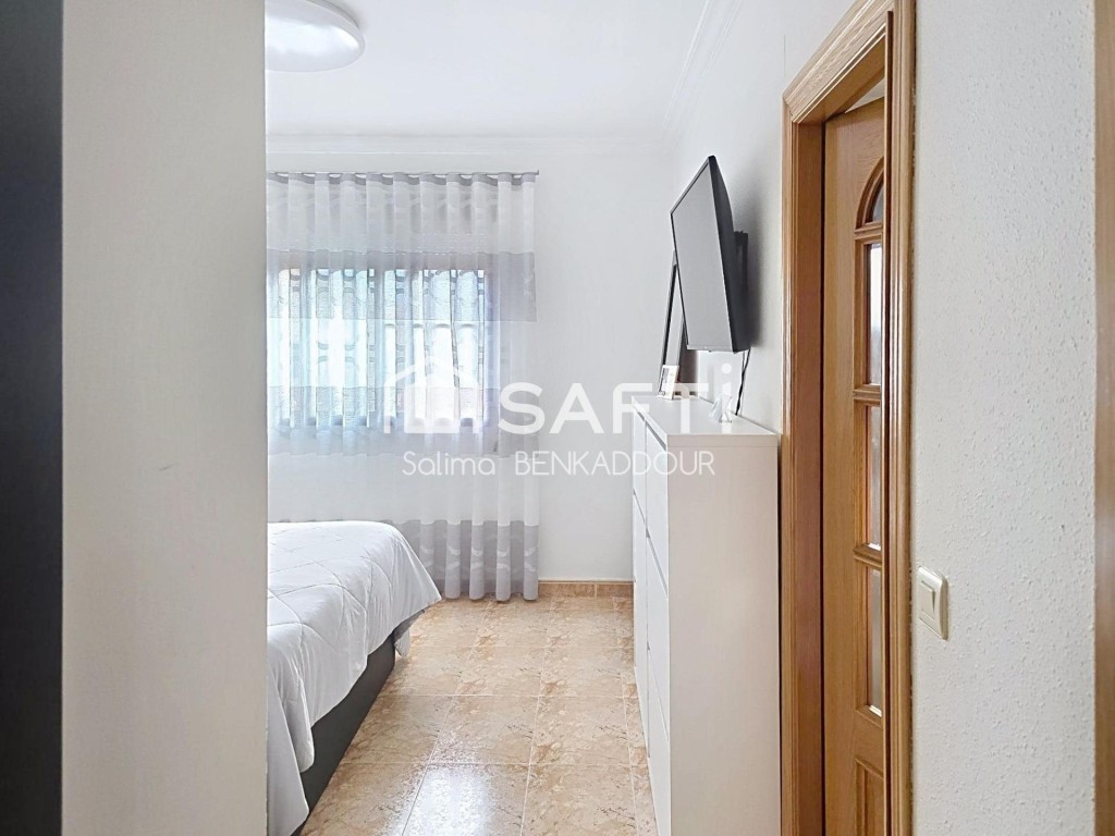 Elegante adosado de tres plantas con amplias terrazas - foto 17