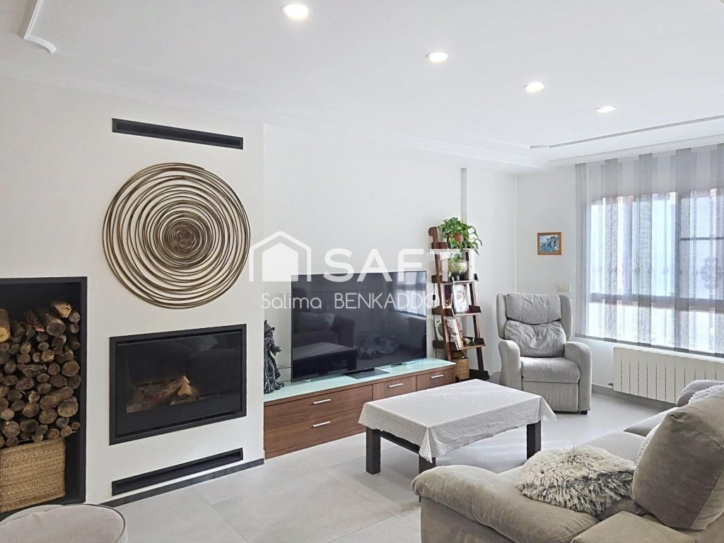 Elegante adosado de tres plantas con amplias terrazas - foto 5