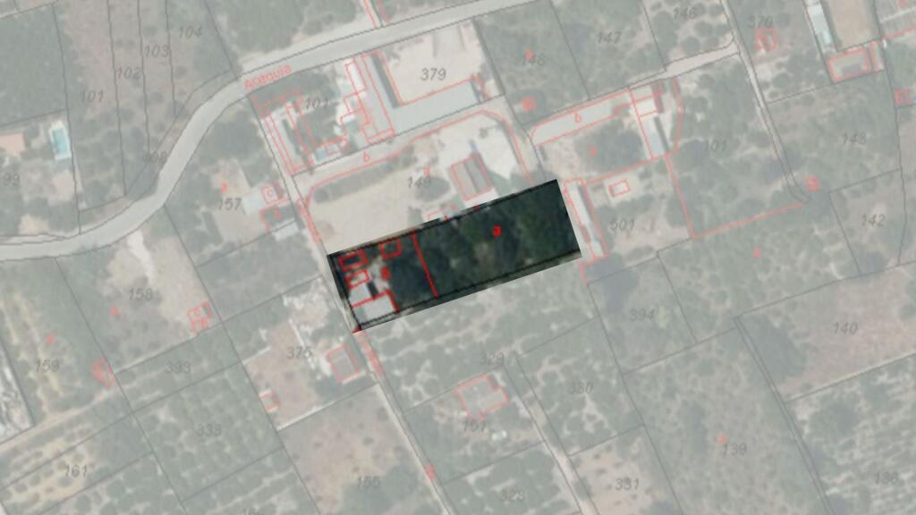 Terreno con vivienda a orillas del Castillo de Larache