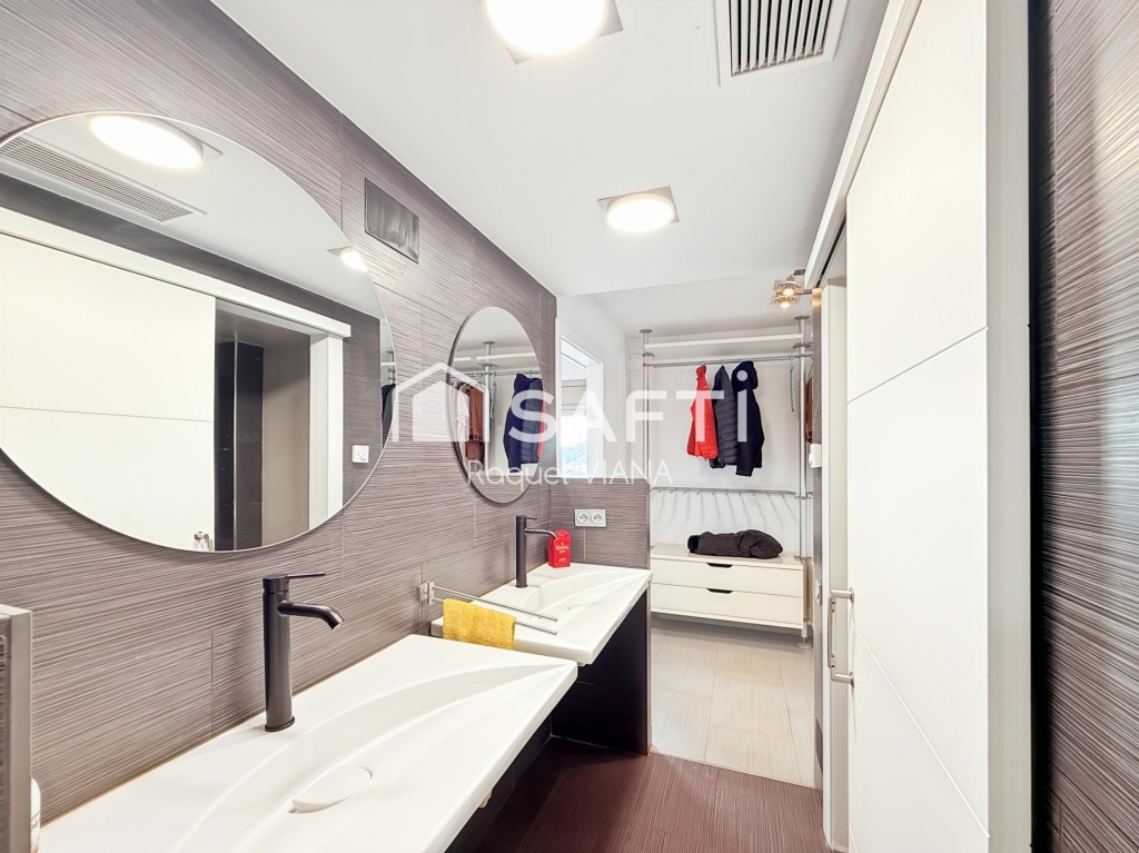 ¿Buscas una casa de alquiler con estilo moderno, espacio y l - foto 29