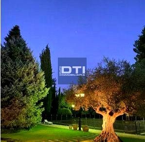 Chalet de lujo con jardín y piscina en urbanización privada. - foto 17