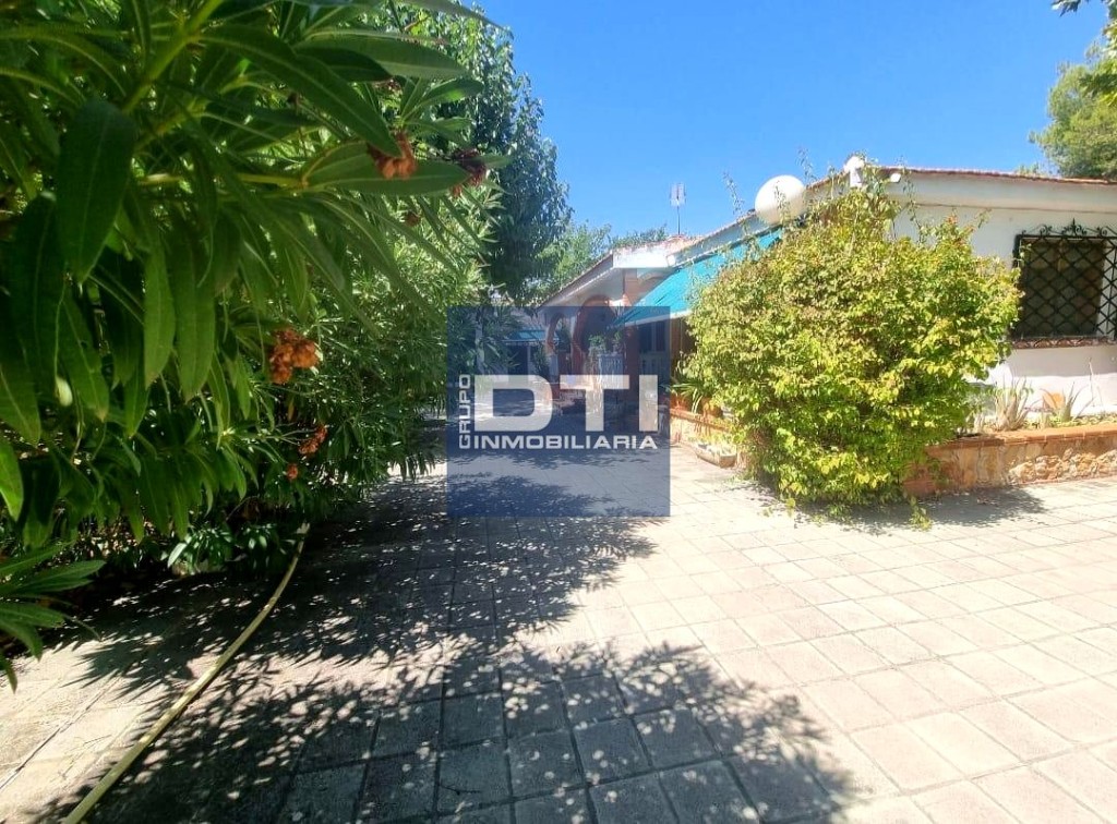 Parcela urbana excepcional con 3 casas, jardín y piscina a 5 - foto 31