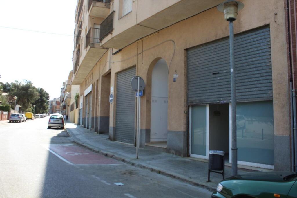 LOCAL COMERCIAL  EN EL VENDRELL
