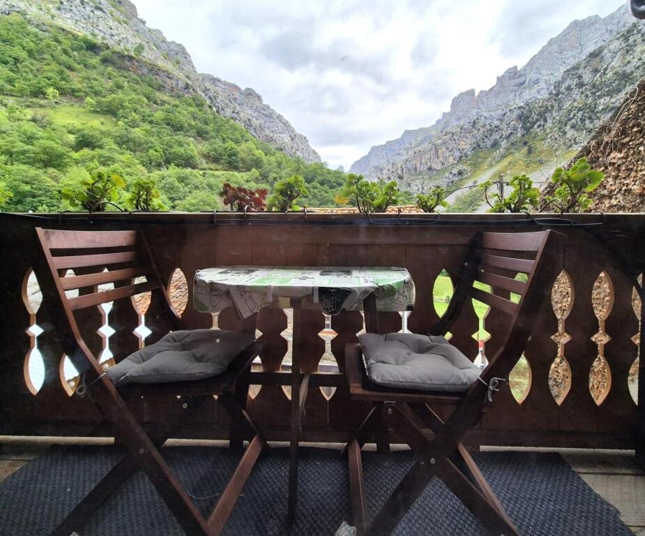 Tres ECO alojamientos con encanto Caín de Valdeón