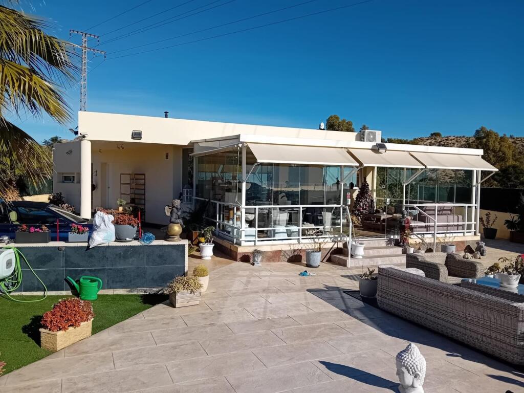 Vivienda unifamiliar aislada en planta baja destinada a vivienda.