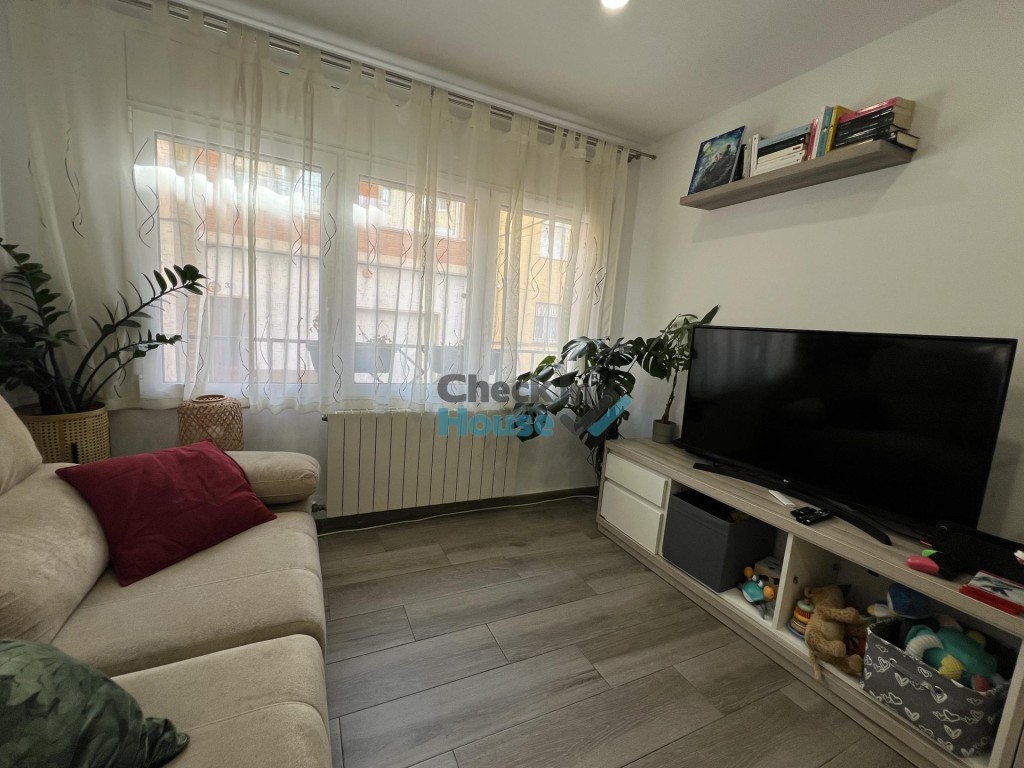 Piso en Venta en Sant Feliu De Guixols Girona - foto 3