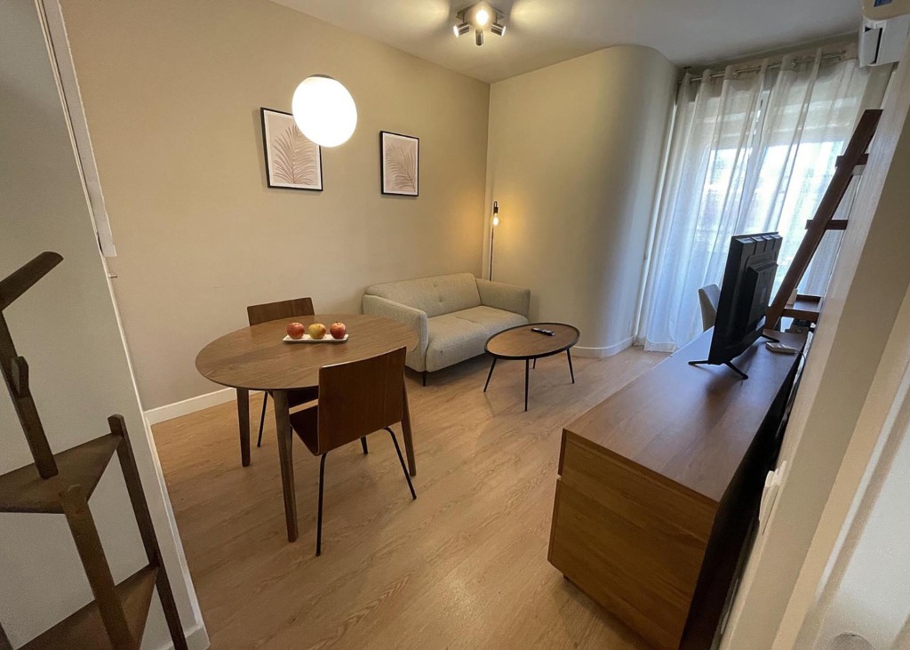 ¡EN ALQUILER! PISO DE DISEÑO CON REFORMA RECIENTE EN EL DISTRITO FINANCIERO DE MADRID