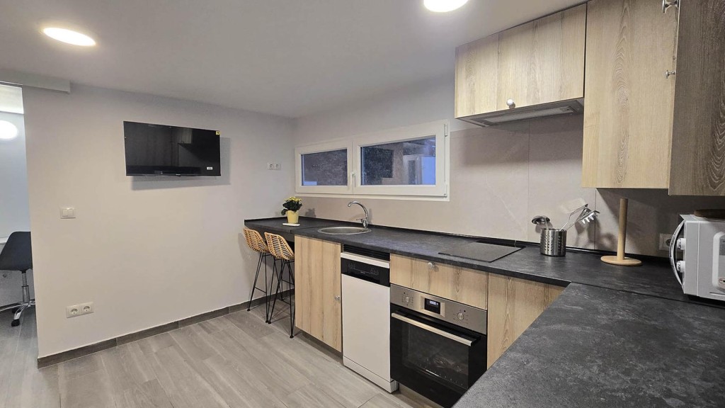 PISO INDEPENDIENTE EN PLANTA BAJA CON GASTOS INCLUIDOS EN VILLANUEVA DE LA CAÑADA