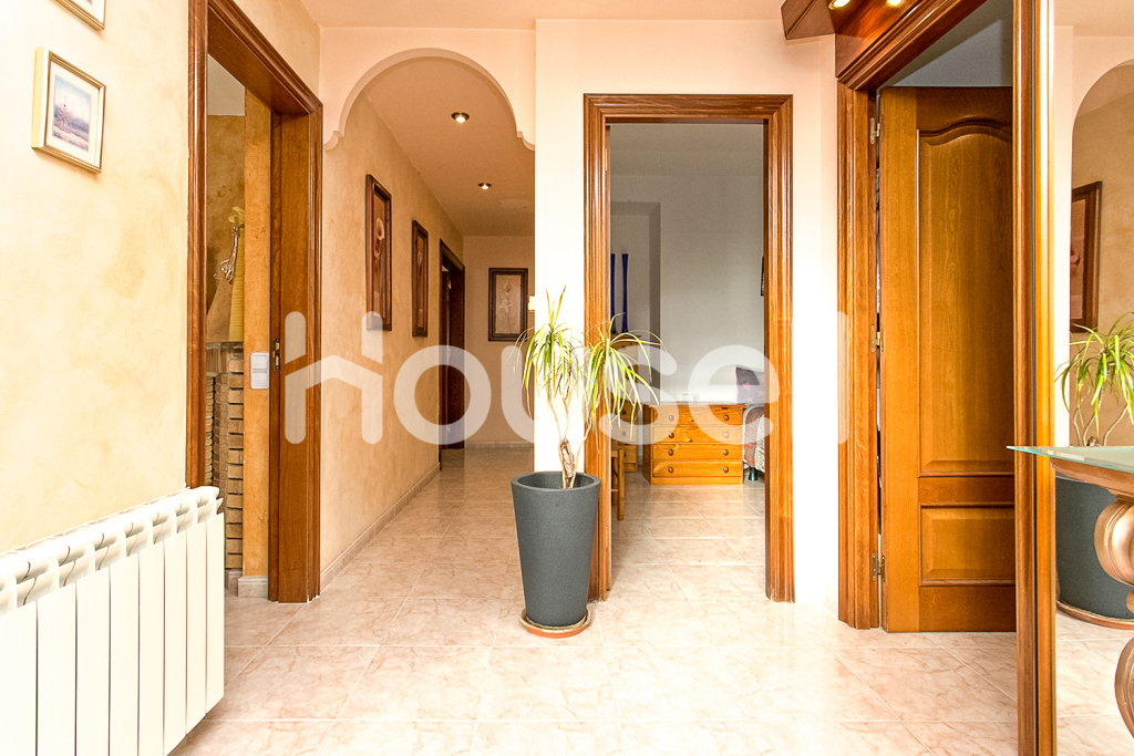 Casa en venta de 300 m² en Carrer Mercè Rodoreda, 08635 Sant Esteve Sesrovires (Barcelona)
