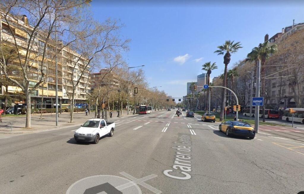 Foto se alquilan dos plantas de oficinas en av. diagonal (próximas a plaza francesc maciá).