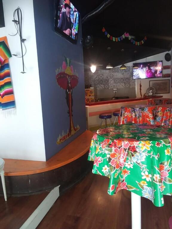 traspaso pub zona bonaire foto grande (3)