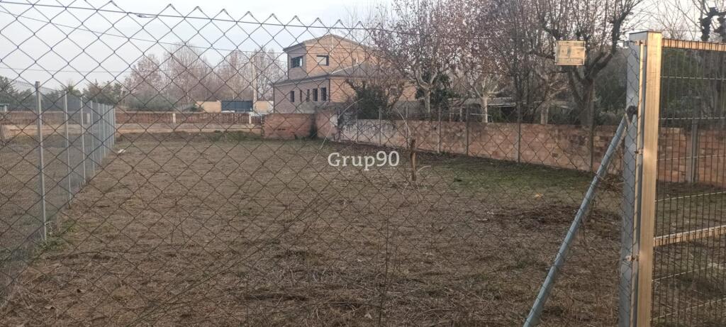 Foto terreno en venta en calle albert coma i estadella, ciutat jardi, lleida.