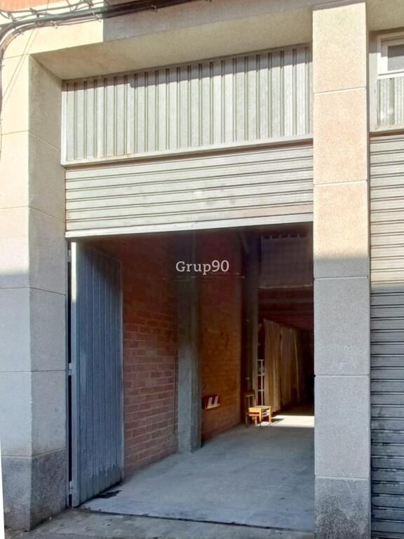 ¡oportunidad única! práctico almacén a pie de calle en la mejor ubicación de la bordeta. foto grande (2)
