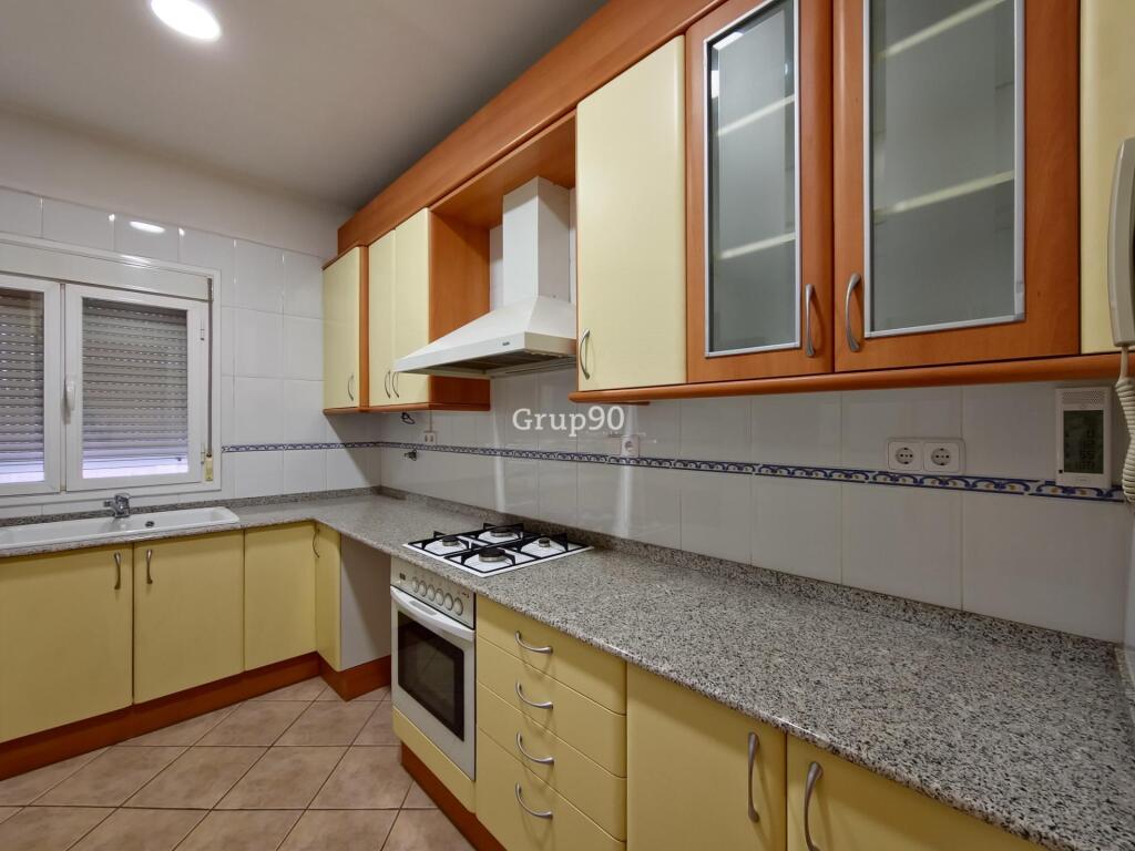 excelente piso de 3 habitaciones en la zona prat de la riba. foto grande (2)
