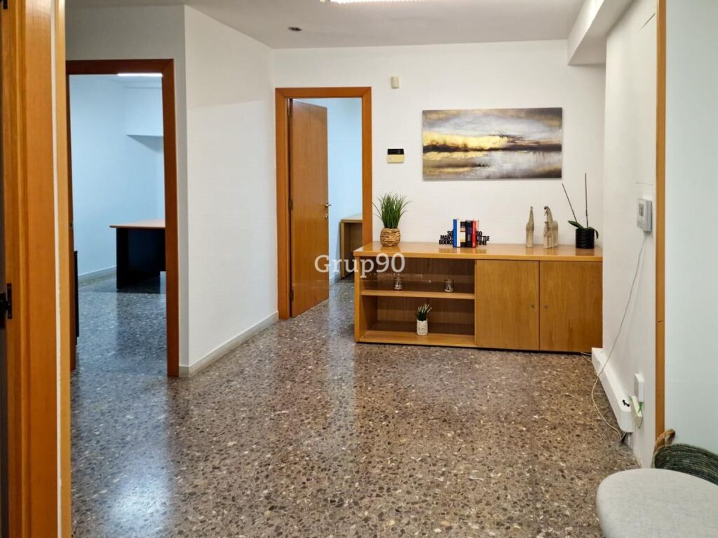 Foto oficina en  rentabilidad  en venta en la zona alta de lleida
