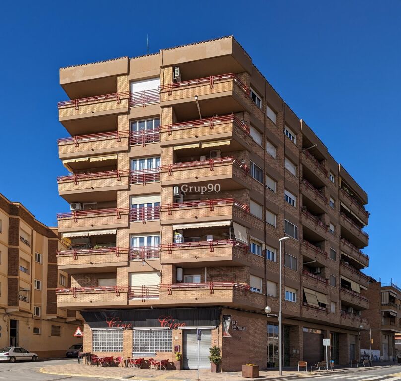 Foto excelente piso de 4 habitaciones en almenar con plaza de parquing y trastero