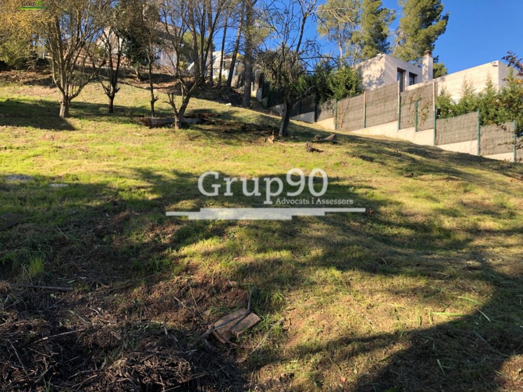 amplia parcela urbana en can guitart vell foto grande (3)