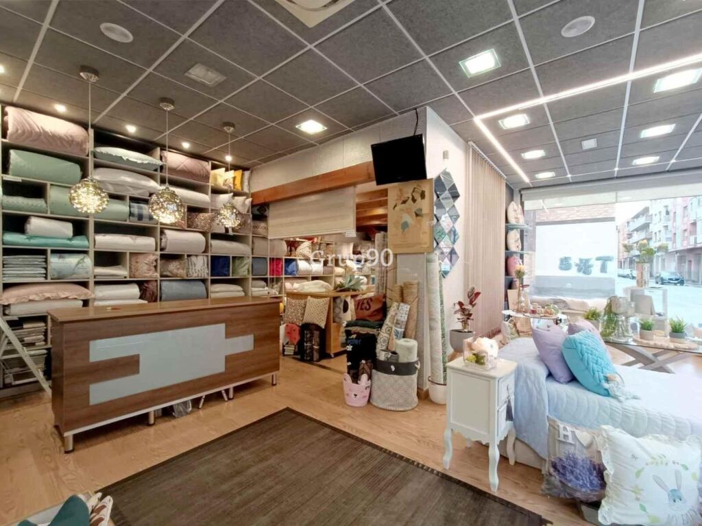 Foto ¡gran oportunidad de inversión! se vende un amplio local comercial de 81m² en la bordeta.