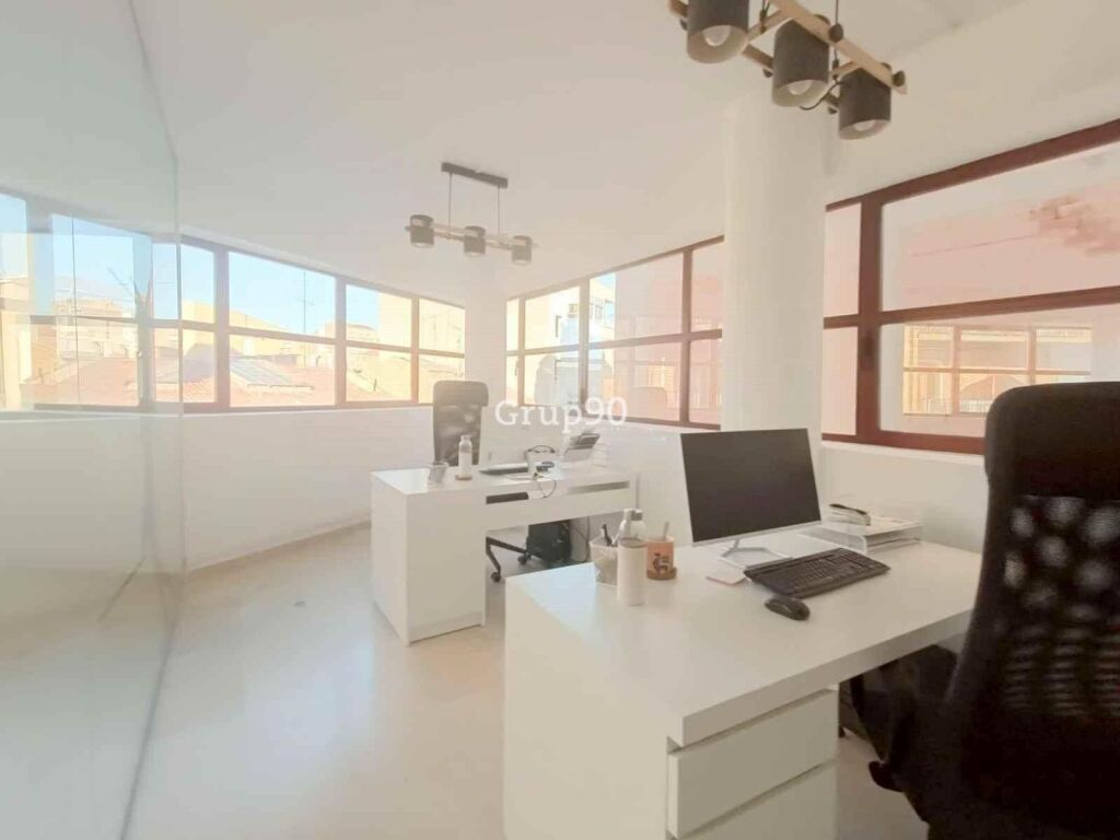 Foto ¡tu nueva oficina en la zona de negocios de lleida te está esperando!