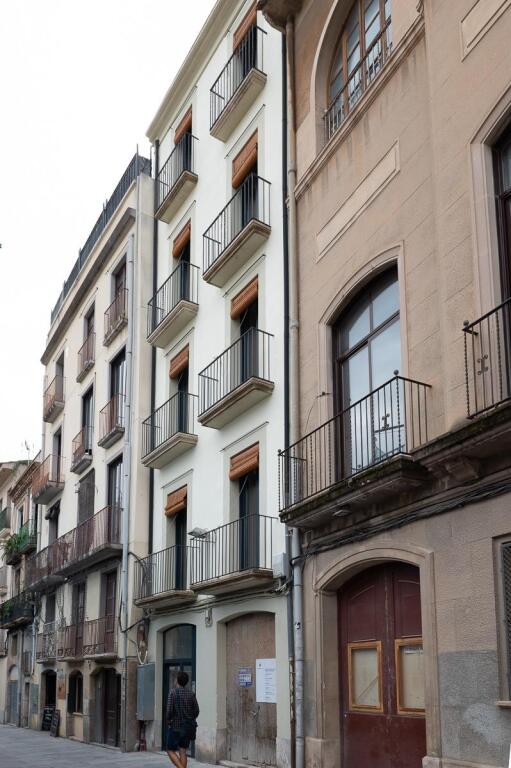 edificio completo en venta en reus centro. especial inversores foto grande (2)