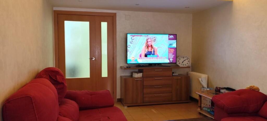 ¡oportunidad en mollerussa! piso céntrico de 4 habitaciones. foto grande (3)