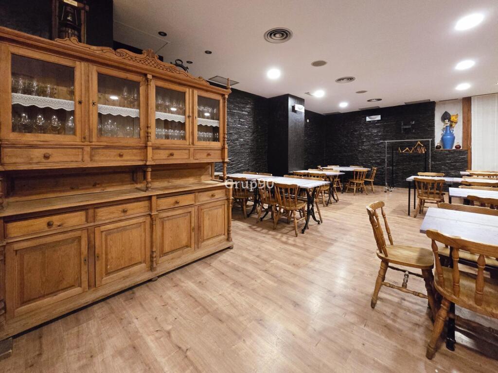 ¡oportunidad única! local comercial para restauración en venta con cocina equipada. foto grande (2)