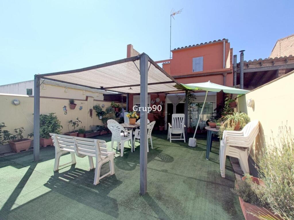 Foto ¡gran casa de pueblo en artesa de lleida, a solo 9 minutos de la ciudad!