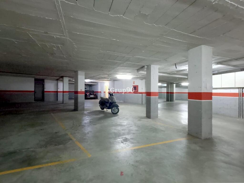?️ ¡se vende plaza de parking en cappont! foto grande (2)