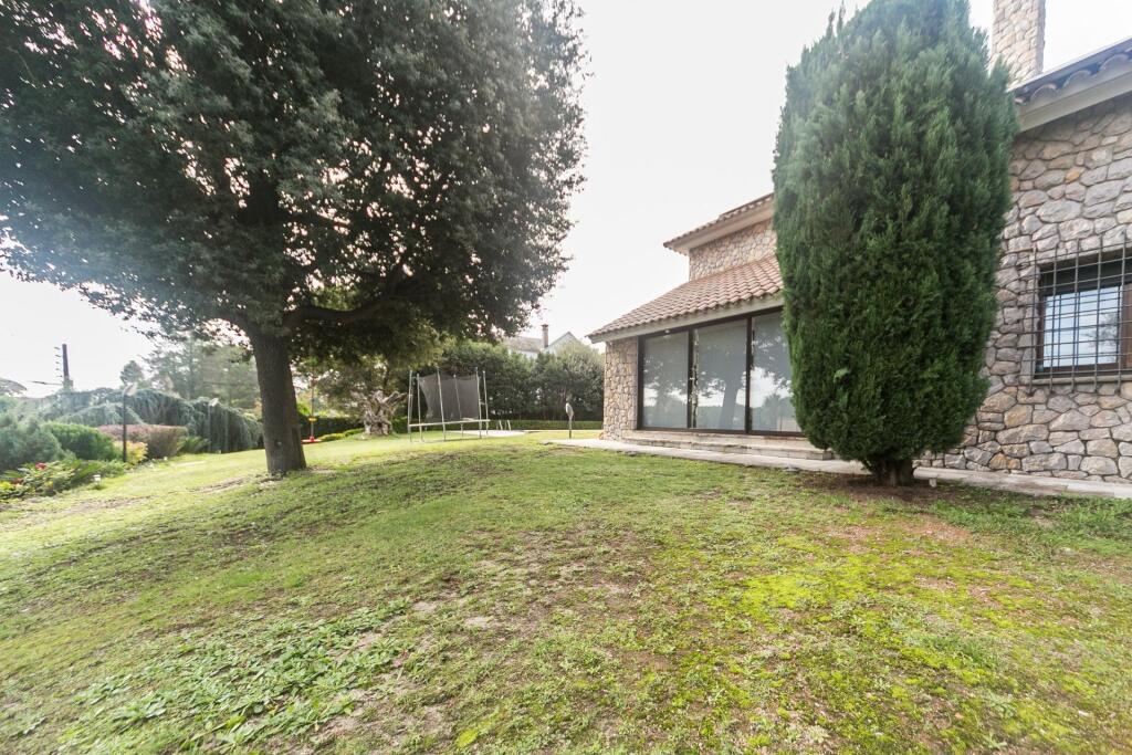 impresionante casa en dos parcelas en fontpineda foto grande (3)