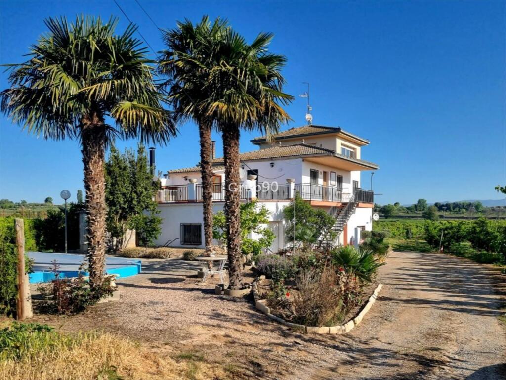 ¡espectacular chalet en vilanova de segrià con una amplia parcela de 19.772 m²! foto grande (3)