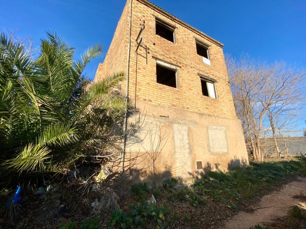 masía de planta baja y dos pisos en el campo a 5 min del pueblo foto grande (2)