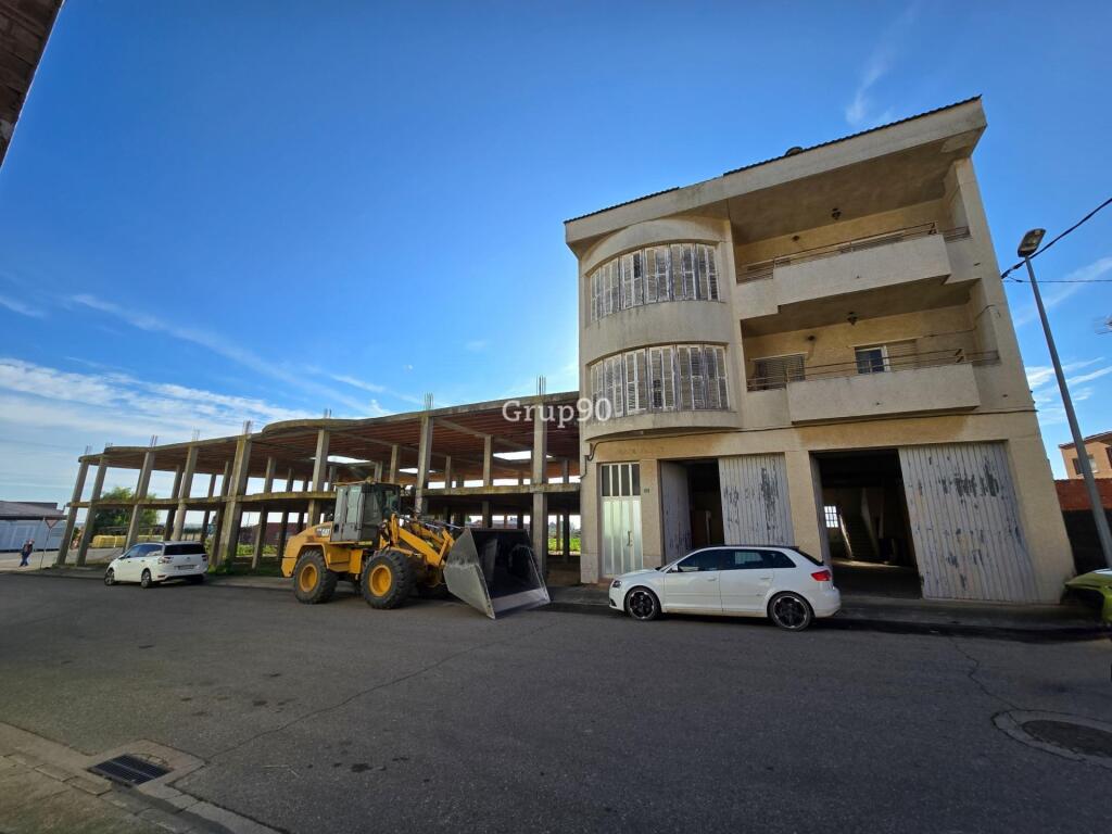 Pisos nuevo  de segunda mano - Oportunidad: Casa de 2 pisos con almacén y terreno en Alguaire