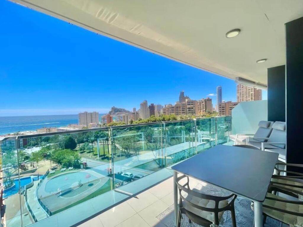 espectacular apartamento en el sunset drive foto grande (2)