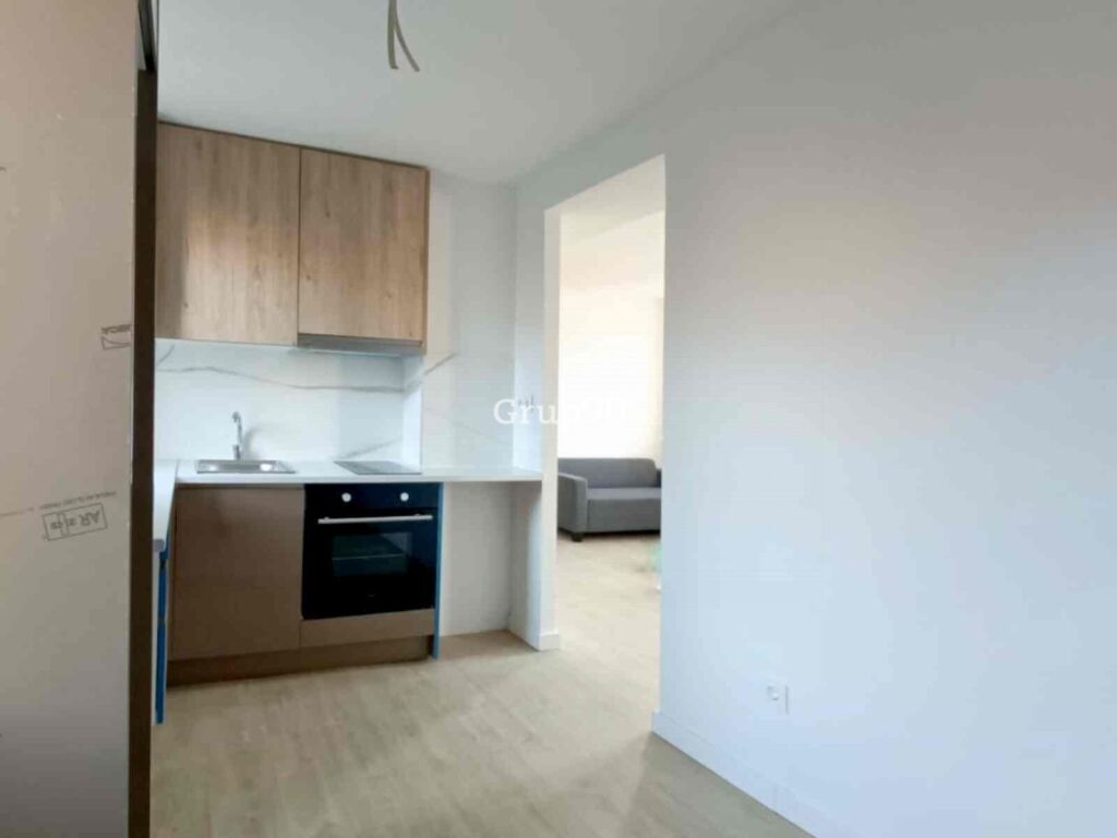 ¡oportunidad para inversores! apartamento reformado a estrenar en la mariola foto grande (2)