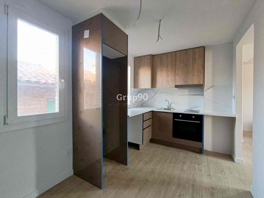 ¡oportunidad para inversores! apartamento reformado a estrenar en la mariola foto grande (3)