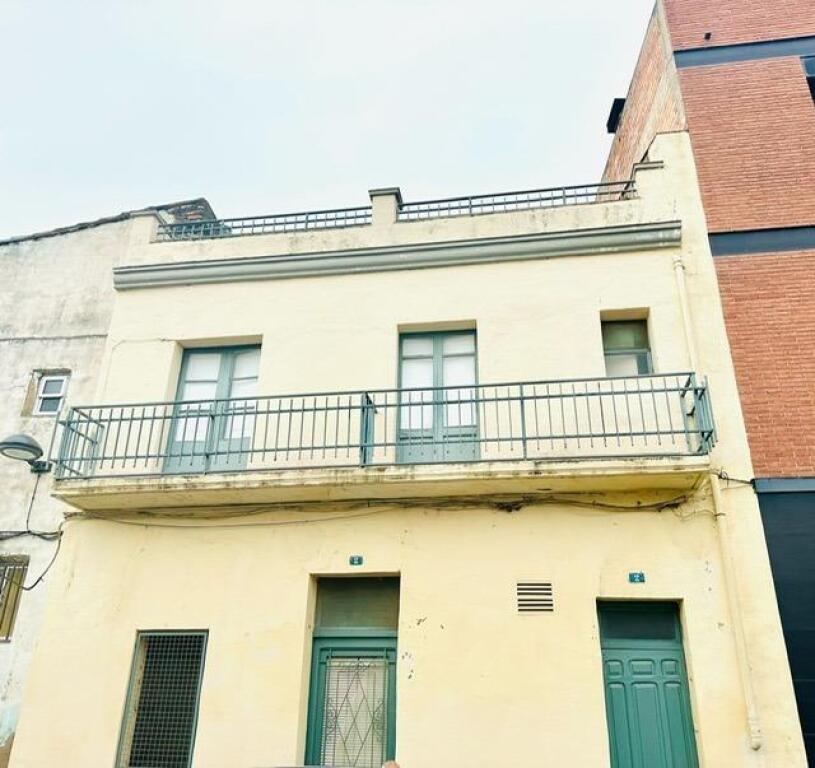 Foto impecable casa de pueblo en roquetes