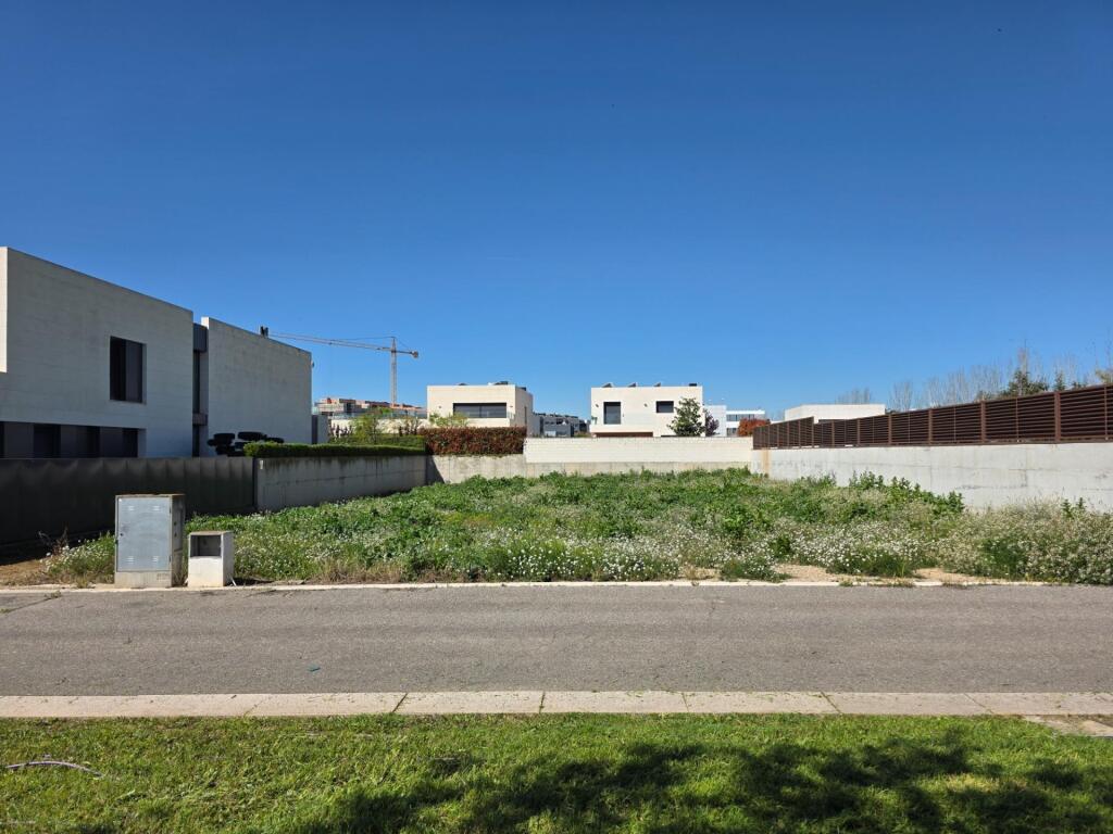 parcela en ciutat jardí, lleida – 800 m² en una zona exclusiva foto grande (2)