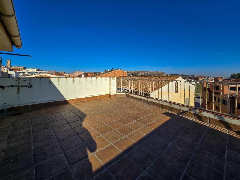 casa en el centro de alpicat – lista para entrar a vivir foto grande (2)