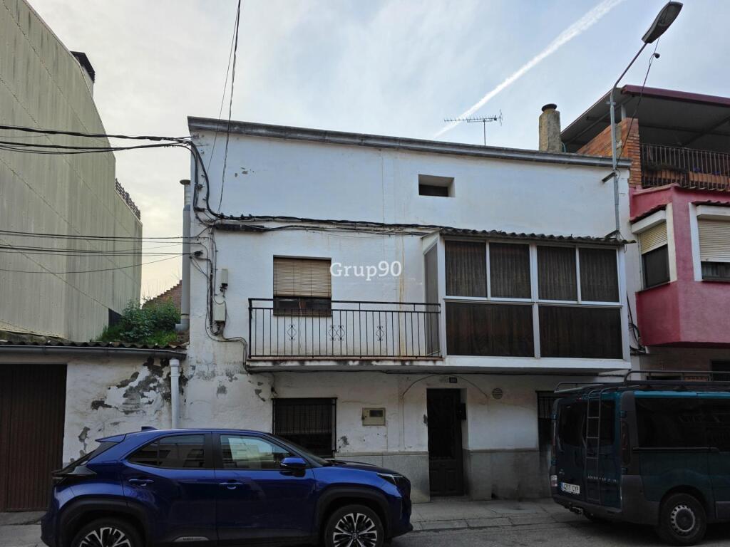 Segunda Mano España - Anuncios gratis España - ¡Descubre esta casa de 3 plantas en el centro de Rosselló!
