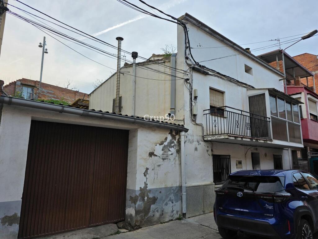 ¡descubre esta casa de 3 plantas en el centro de rosselló! foto grande (2)