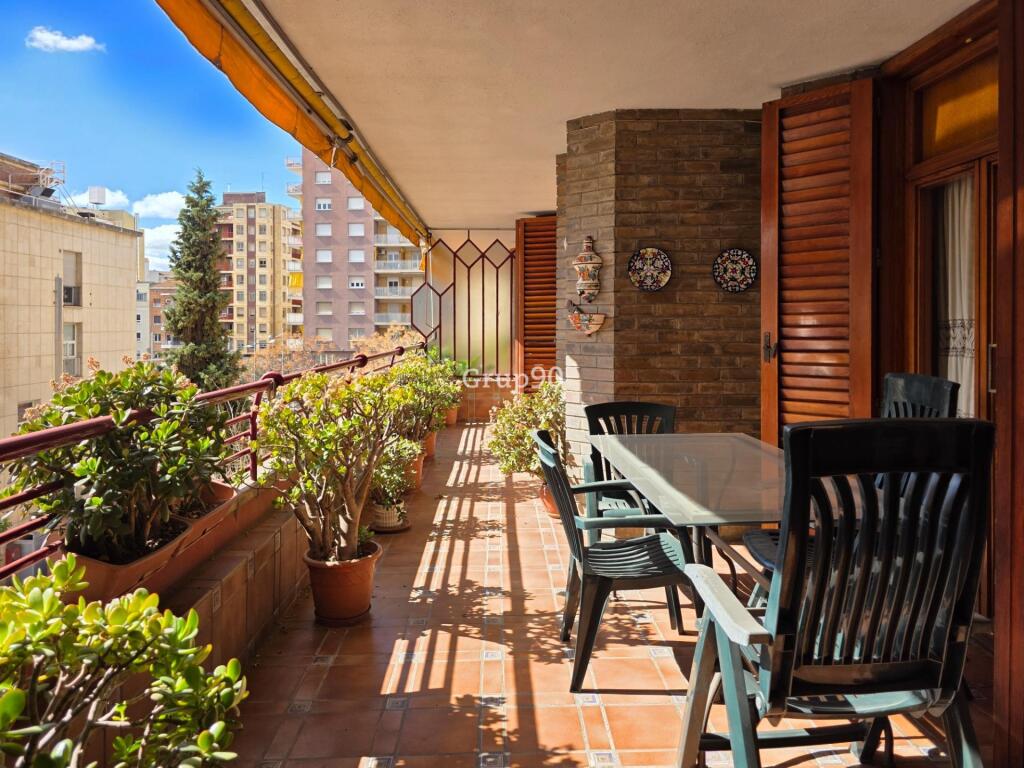 Segunda Mano España - Anuncios gratis España - Gran piso señorial en finca regia