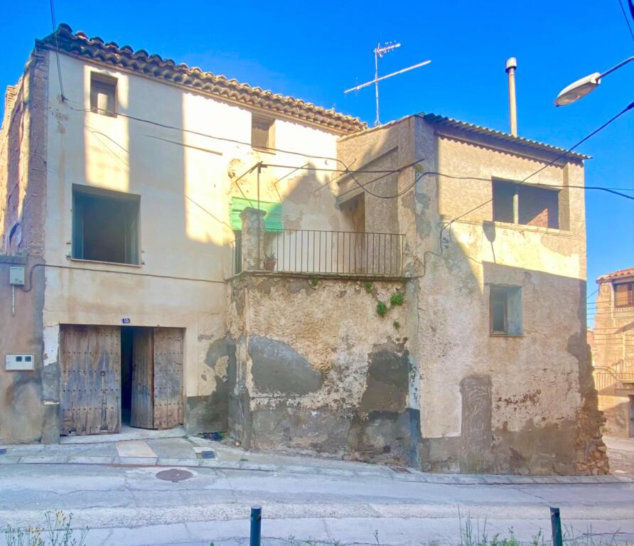 Segunda Mano España - Anuncios gratis España - Casa con patio, piso y desván en Sarroca de Lleida