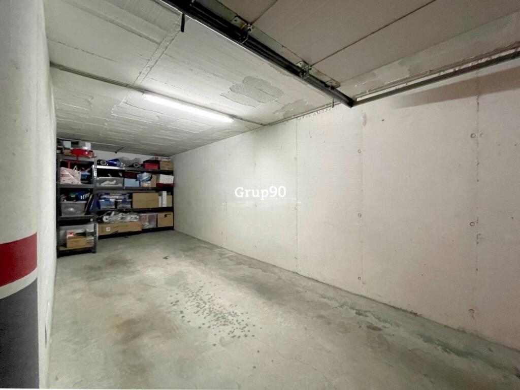 Segunda Mano España - Anuncios gratis España - Garaje tipo box en venta en Cappont – ¡Espacio, comodidad y seguridad!