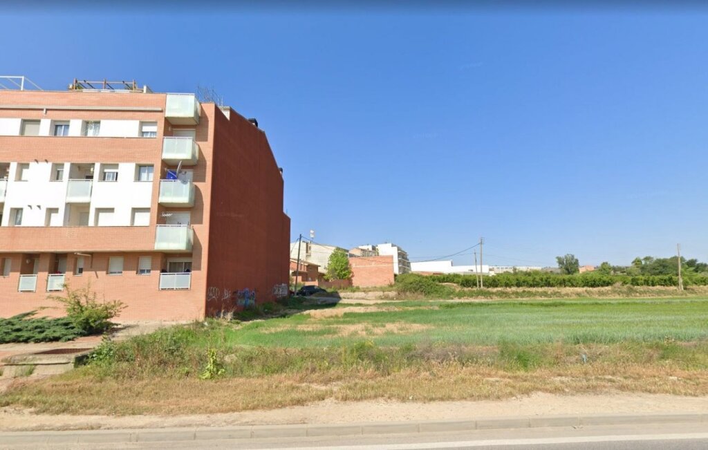 fantástica parcela residencial en torrefarrera foto grande (3)