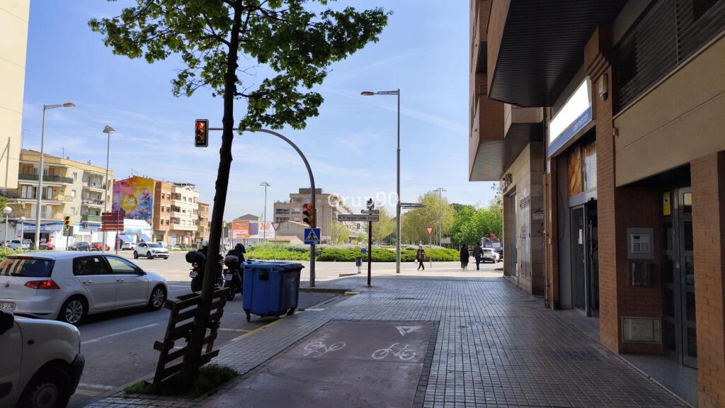 oportunidad de inversión en avinguda de pinyana, lleida foto grande (3)