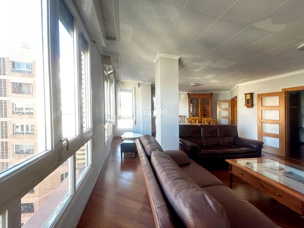 ¡gran oportunidad en la zona instituts – lleida! piso amplio ideal para familias o inversores foto grande (3)