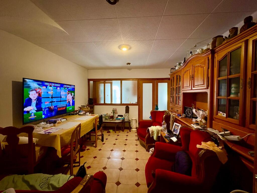 Foto casa con garaje en el centro del pueblo